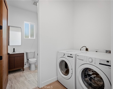10053 Amestoy Avenue - Photo Thumbnail 12