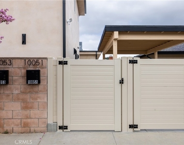 10051 Amestoy Avenue - Photo Thumbnail 17