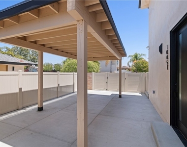 10051 Amestoy Avenue - Photo Thumbnail 14