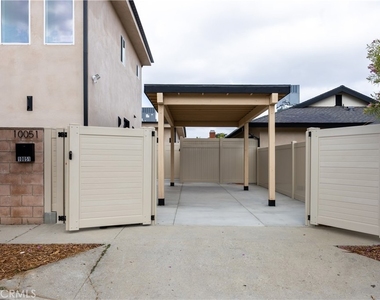 10051 Amestoy Avenue - Photo Thumbnail 18