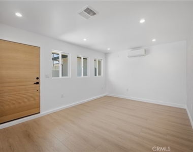 17148 Mayall Street - Photo Thumbnail 5