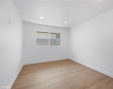 17150 Mayall Street - Photo Thumbnail 10