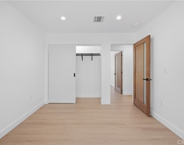17150 Mayall Street - Photo Thumbnail 8