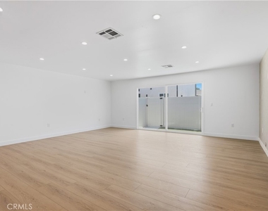 17150 Mayall Street - Photo Thumbnail 4
