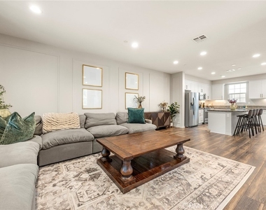 6998 Crimson Drive - Photo Thumbnail 4