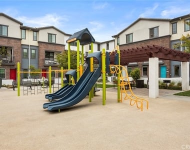 6998 Crimson Drive - Photo Thumbnail 34