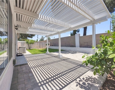 14232 Matisse - Photo Thumbnail 2