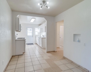756 Madison Avenue - Photo Thumbnail 9