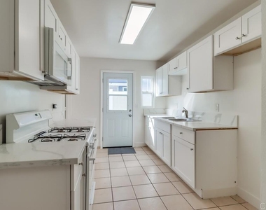 756 Madison Avenue - Photo Thumbnail 11