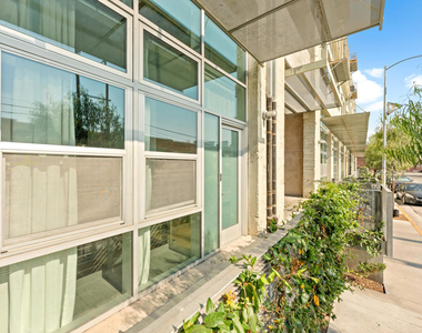 530 S Hewitt Street - Photo Thumbnail 2