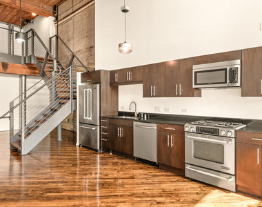 530 S Hewitt Street - Photo Thumbnail 8