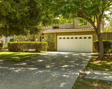664 S Mansfield Avenue - Photo Thumbnail 1