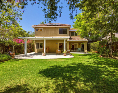 664 S Mansfield Avenue - Photo Thumbnail 20