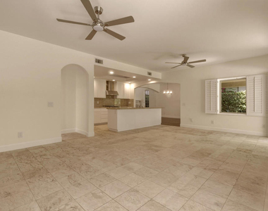 664 S Mansfield Avenue - Photo Thumbnail 9