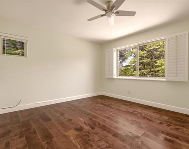 664 S Mansfield Avenue - Photo Thumbnail 18