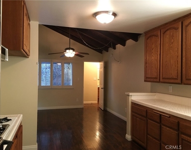 2539 E Seville Avenue - Photo Thumbnail 2