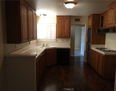 2539 E Seville Avenue - Photo Thumbnail 5