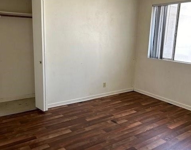 41611 Marine Drive - Photo Thumbnail 5