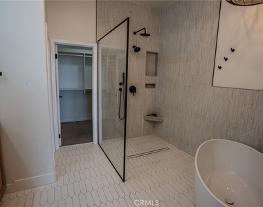 6237 Surfcove - Photo Thumbnail 7