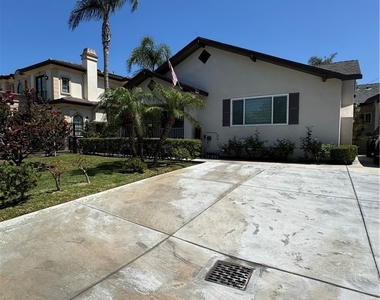 9782 Broadway - Photo Thumbnail 32
