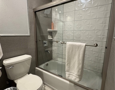 9782 Broadway - Photo Thumbnail 18