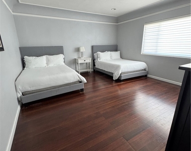 9782 Broadway - Photo Thumbnail 20