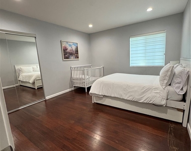 9782 Broadway - Photo Thumbnail 22