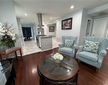 9782 Broadway - Photo Thumbnail 5