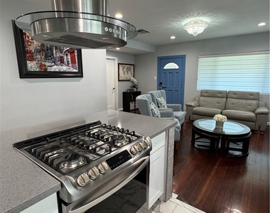 9782 Broadway - Photo Thumbnail 8