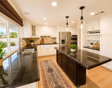 1644 N Mountain View - Photo Thumbnail 2
