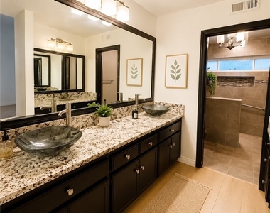1644 N Mountain View - Photo Thumbnail 5