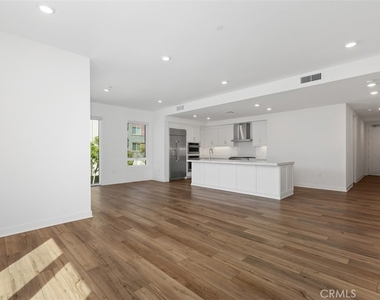 4200 Rivington - Photo Thumbnail 5