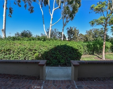 55 Wellesley - Photo Thumbnail 3