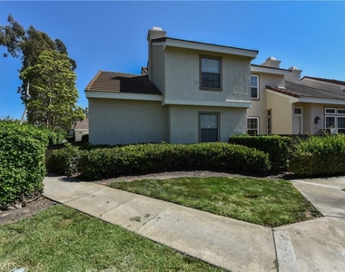 55 Wellesley - Photo Thumbnail 2