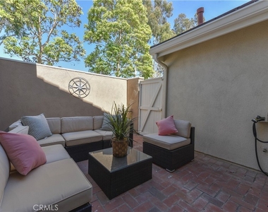 55 Wellesley - Photo Thumbnail 1