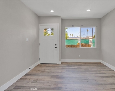 24521 Myers Ave - Photo Thumbnail 10