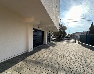 2823 Maple - Photo Thumbnail 1