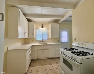 777 Baylor Avenue - Photo Thumbnail 5