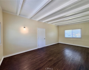 777 Baylor Avenue - Photo Thumbnail 3