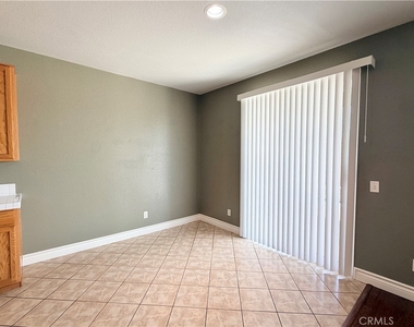 1884 Pinnacle Way - Photo Thumbnail 14