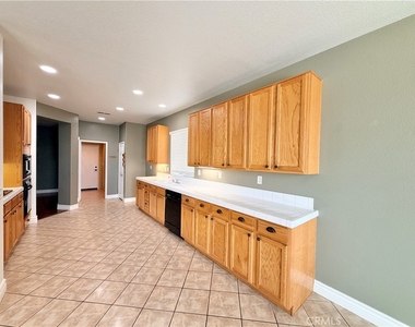 1884 Pinnacle Way - Photo Thumbnail 9