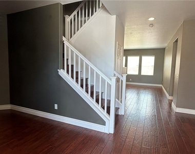1884 Pinnacle Way - Photo Thumbnail 2