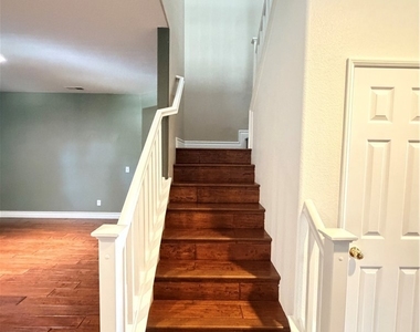 1884 Pinnacle Way - Photo Thumbnail 15