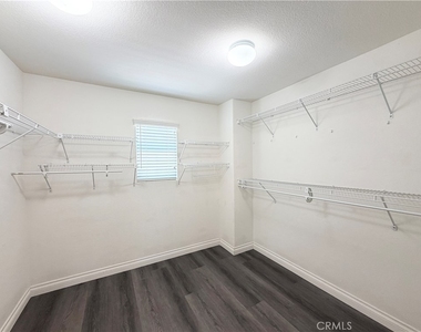 1884 Pinnacle Way - Photo Thumbnail 28
