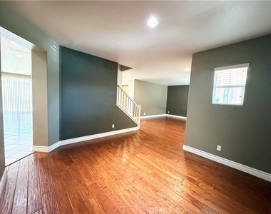 1884 Pinnacle Way - Photo Thumbnail 6