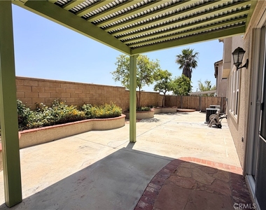 1884 Pinnacle Way - Photo Thumbnail 37