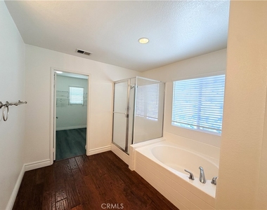 1884 Pinnacle Way - Photo Thumbnail 27