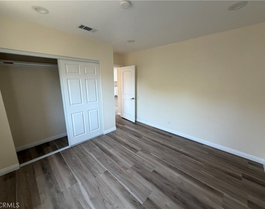 3234 Vineland - Photo Thumbnail 11