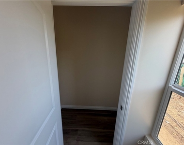 3234 Vineland - Photo Thumbnail 17