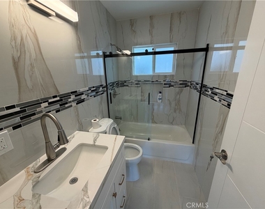 3234 Vineland - Photo Thumbnail 7